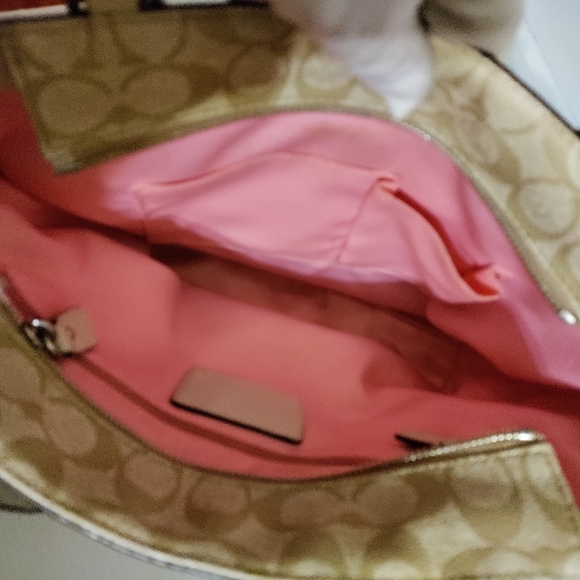 Coach Chelsea Heritage Pink and Tan . F14477 tote bag. - Picture 15 of 15